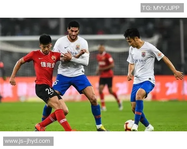 深圳佳兆业迎战梅州球队全力以赴争取胜利的精彩对决分析